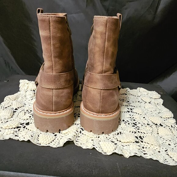 Corkys "Fall in Love Taupe Bootie". Size 10 NIB - Picture 5 of 8